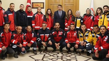 Sivas Valisi Ayhan, UMKE ve 112 ekibiyle görüştü