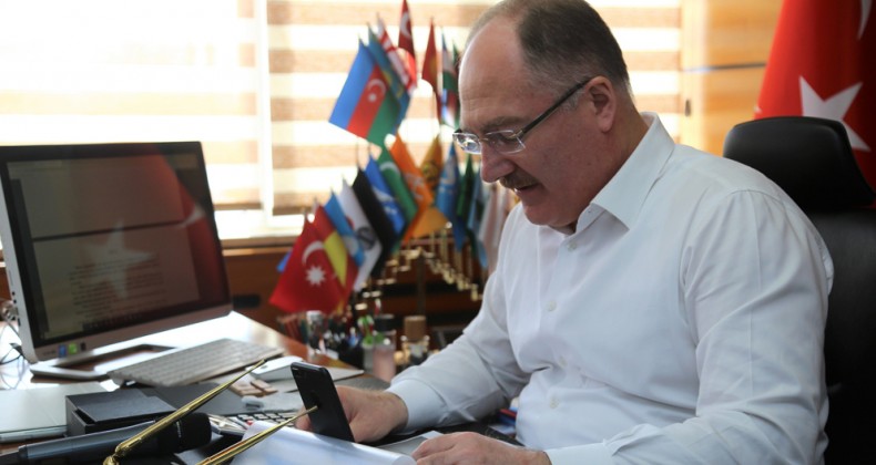 Sivas Belediye Başkanı Bilgin,telefonla kandil kutladı.