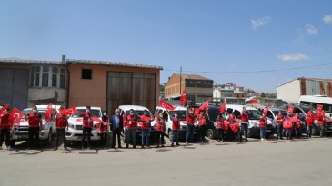 5 Bin Türk bayrağı vatandaşlara dağıtıldı