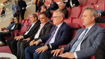 Başkan Uzun Sivasspor maçında