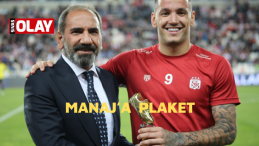 Sivasspor’un golcüsü Rey Manaj’a plaket