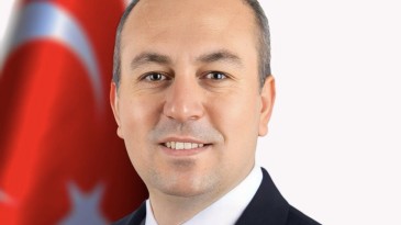 Başkan Uzun: Bayrağa saygısızlığa geçit vermeyiz