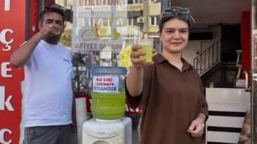 Bunaltıcı sıcaklarda bitkin düşenleri serinleten ikram