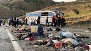 Sivas’ta otobüs kazasında ölenlerin kimlikleri tespit edildi