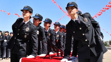 Polis Adaylarının Mezuniyet Sevinci