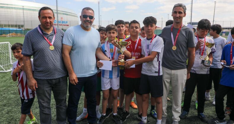 “Sokaklar Bizim” futbol turnuvası sona erdi