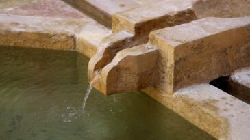 Ecdat ruh hastalıklarını 8 asır önce sesle tedavi ediyordu