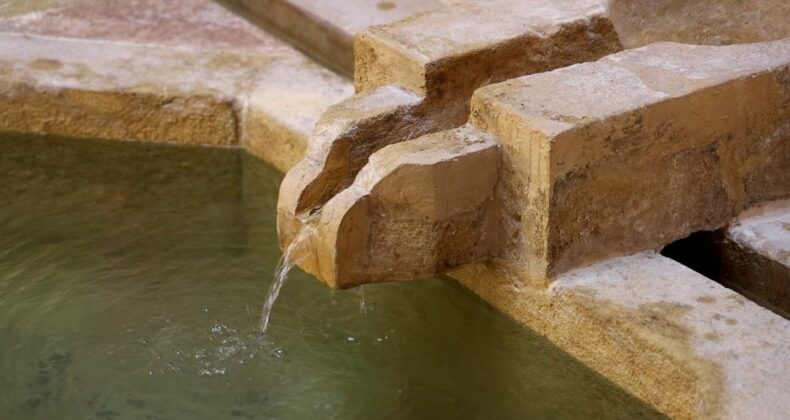 Ecdat ruh hastalıklarını 8 asır önce sesle tedavi ediyordu