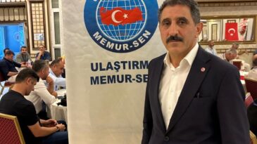 Alkışlarla veda etti