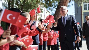 İlköğretim Haftası Coşkuyla Kutlandı