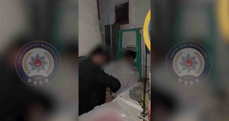 Sivas’ta aranan şahıs gizli bölmede yakalandı
