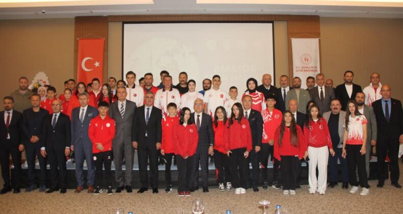 Sivas’ta “Zirvedeki Yiğidolar” ödüllerini aldı