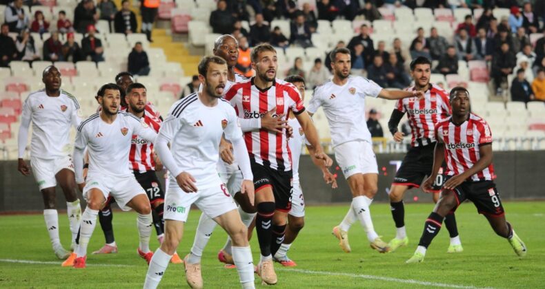 Sivasspor evinde 1 puana razı oldu