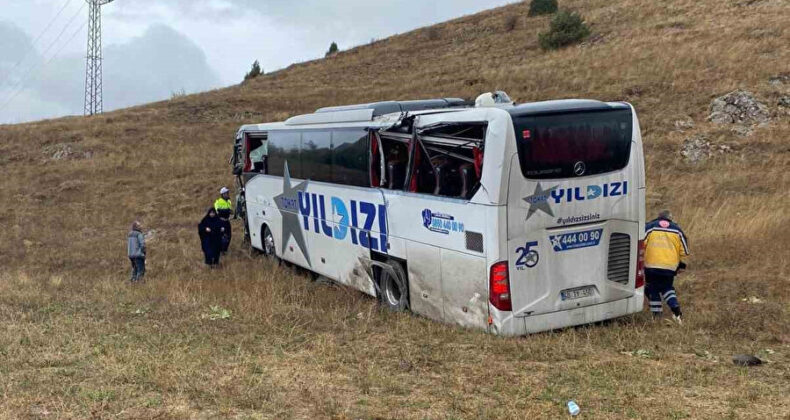 Sivas’ta yolcu otobüsü ile tır çarpıştı, 3’ü ağır 18 yaralı
