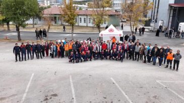 Gerçeğini aratmayan tatbikatta hastanede mahsur kalanlar tahliye edildi