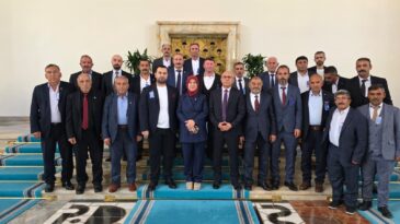 Rukiye Toy muhtarları TBMM’de misafir etti