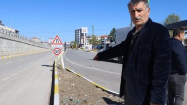 Akaryakıt istasyonuna giden yollar kapatıldı, işletmecisi uçan arabalar istedi