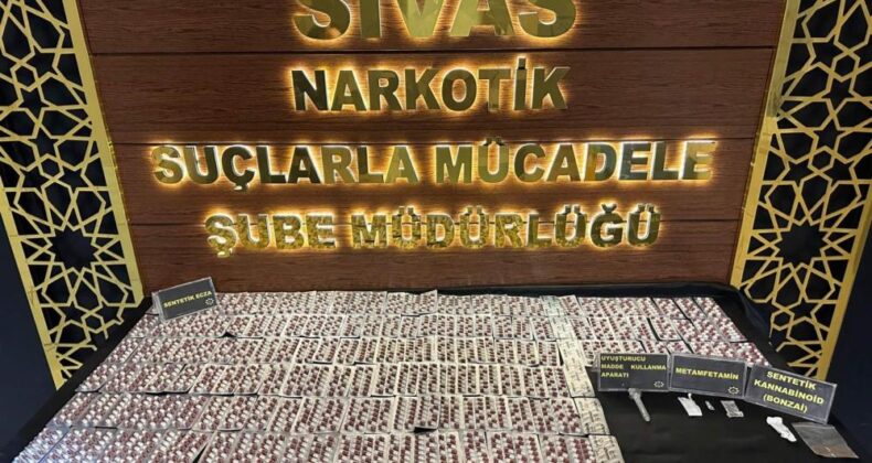 Sivas’ta uyuşturucu madde bulunduran 4 kişi yakalandı, şahıslardan 1’i tutuklandı