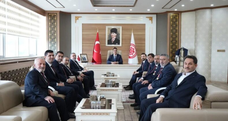 Sivas Şehit Aileleri ve Gaziler Derneği’nden Rektörümüze Anlamlı Ziyaret