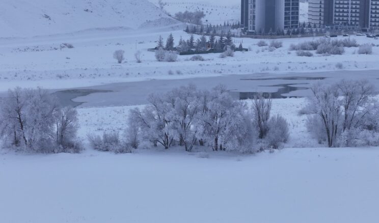 Termometreler eksi 22 dereceyi gösterdi, şehirde hayat dondu