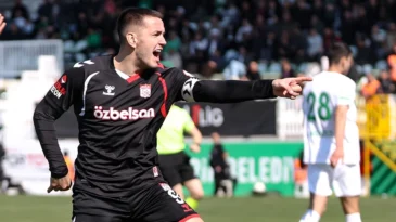 Sivasspor, Serik deplasmanından 3 puanla döndü