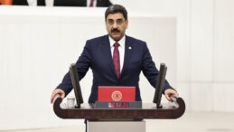 Hakan Aksu’dan taraftarlara jest