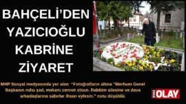 Bahçeli, Muhsin Yazıcıoğlu’nun kabrine kırmızı ve beyaz karanfiller bıraktı.