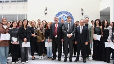 SCÜ’de Karma Öğrenci Sergisi Sanatseverlerle Buluştu