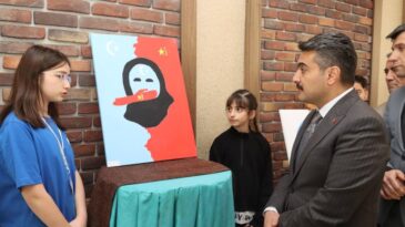 Sivas’ta “Doğu Türkistan’ı Hatırla” resim sergisi açıldı