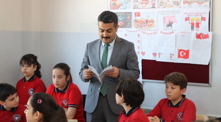 Milli Eğitim Müdürü öğrenciler ile bir araya geldi