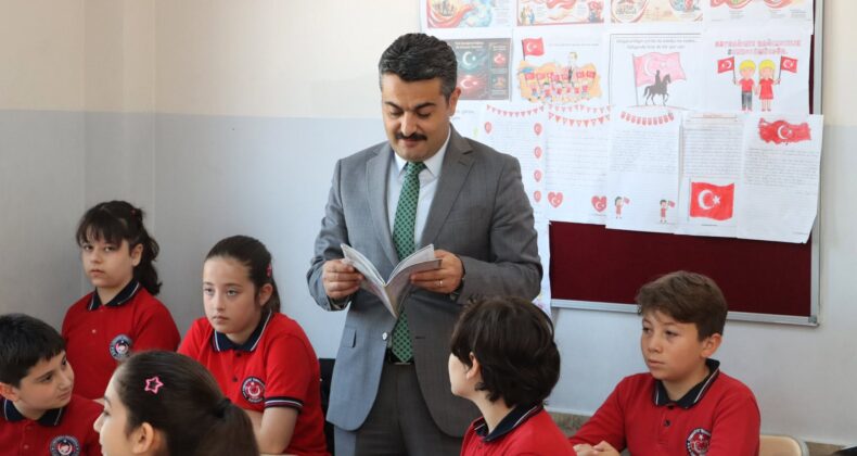 Milli Eğitim Müdürü öğrenciler ile bir araya geldi