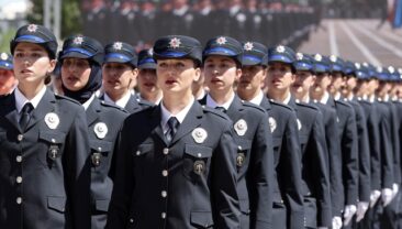 Sivas’ta eğitimini tamamlayan 248 kadın polis adayı mezun oldu