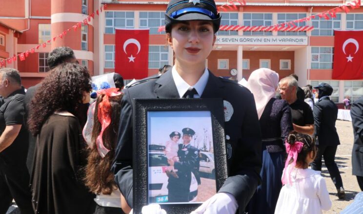 ⁠Şehit babasının izinden giderek polis oldu