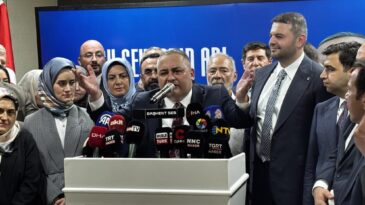 AK Parti’ye geçen Keçiören Belediye Başkanı Özarslan: “Nasıl geçmişte kapılarımız sonuna kadar herkese açıksa bundan sonra da açık olacak”