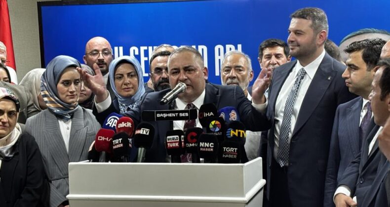 AK Parti’ye geçen Keçiören Belediye Başkanı Özarslan: “Nasıl geçmişte kapılarımız sonuna kadar herkese açıksa bundan sonra da açık olacak”