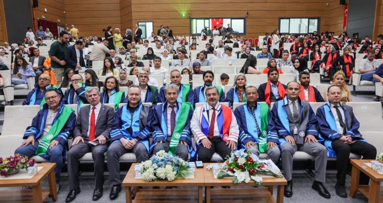 SBTÜ ilk lisans ve ön lisans mezunlarını coşkulu bir törenle uğurladı