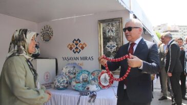 Sivas’ta kültür rüzgârı: “Yaşayan Miras Şöleni” 58 ilden 80 sanatçıyla başladı!