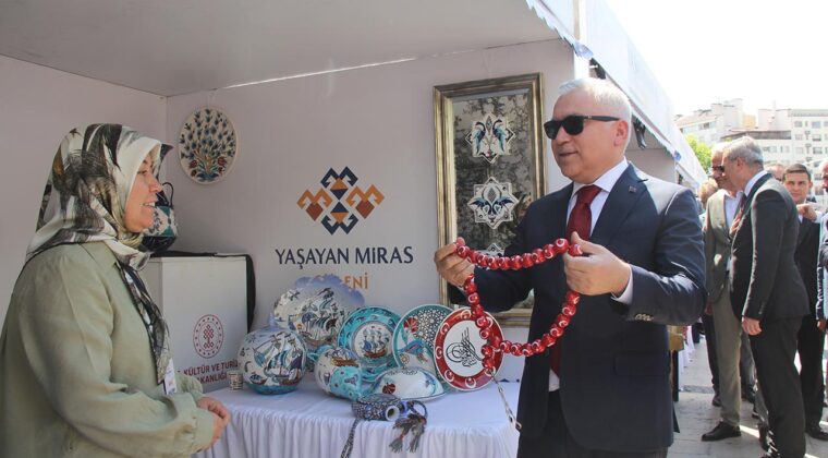 Sivas’ta kültür rüzgârı: “Yaşayan Miras Şöleni” 58 ilden 80 sanatçıyla başladı!