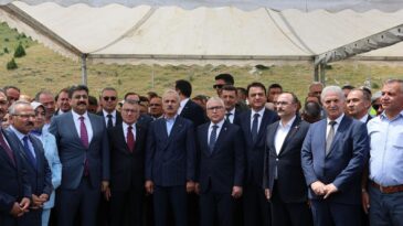 Sivas ile Tokat Arasında Ulaşımı Güçlendirecek Dev Projede İlk Kazma Vuruldu