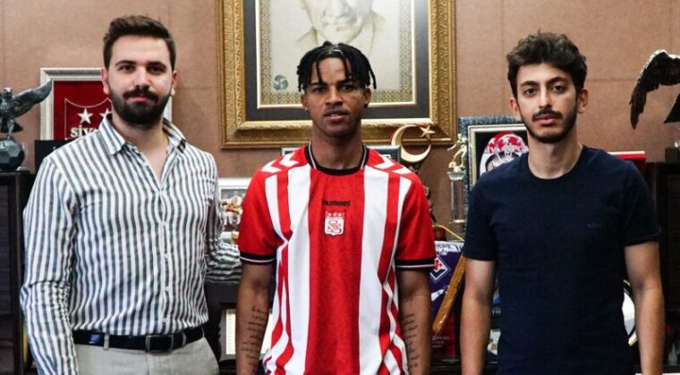 Sivasspor Duodu’yu renklerine bağladı